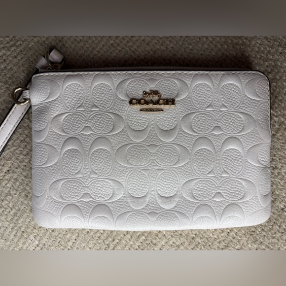 Coach Signature Embossed Leather White/Beige Corner Zip Wristlet - Picture 1 of 8